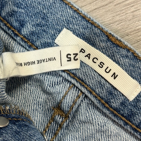 Pac Sun Vintage High Rise Distressed Button Fly Shorts Size 25 Light Wash Denim - Picture 4 of 7